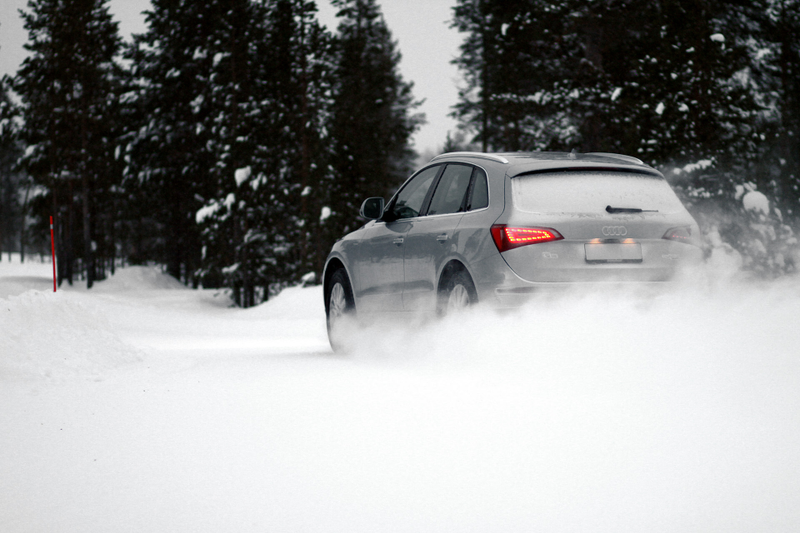 Illustration for article titled Flat Out At White Hell, The Northernmost Car Testing Center In The World
